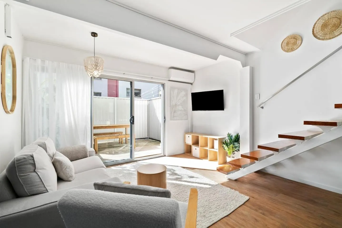 The Surfers' Loft - A Calm Coastal Pad By The Beach Gold Coast Apartmán