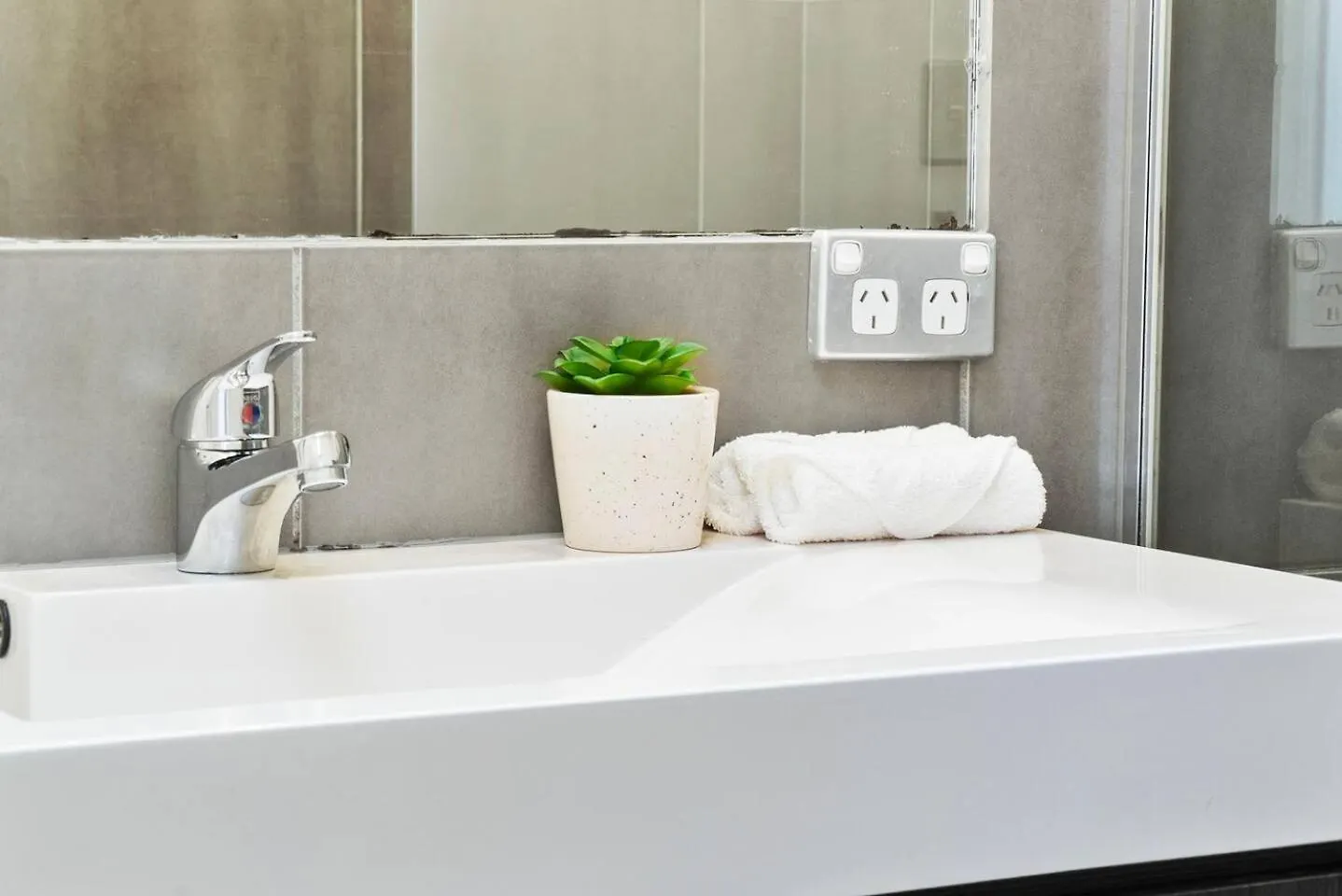 Apartment The Surfers' Loft - A Calm Coastal Pad By The Beach Gold Coast Australia