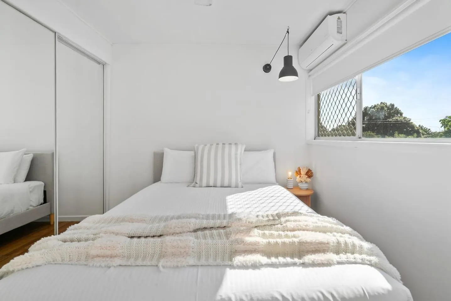 The Surfers' Loft - A Calm Coastal Pad By The Beach Gold Coast Australia